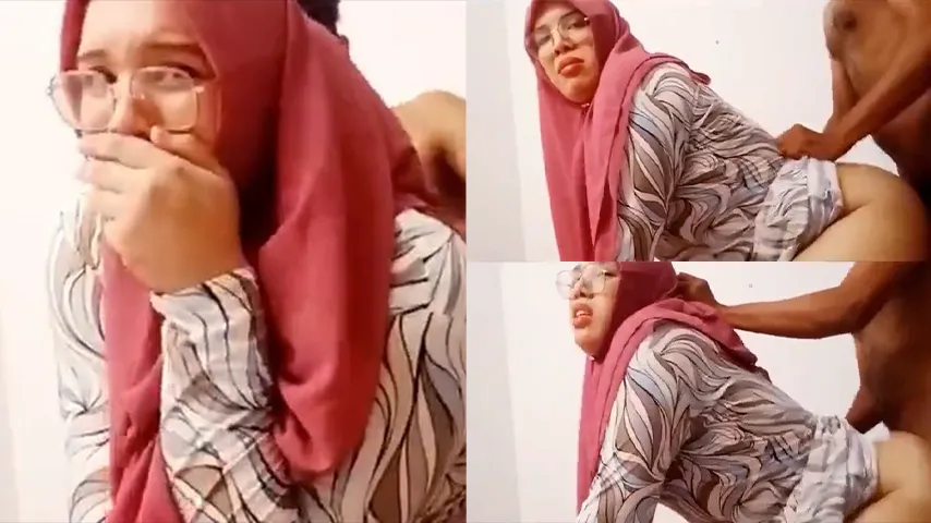 Bokep MILF Hijab Pink Ngewe Sama Brondong